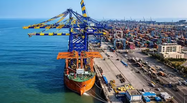 Adani Ports Mega Deal: अडानी ग्रुप ने 13,000 करोड़ में बेची बड़ी हिस्सेदारी, शेयर बाजार में आई रौनक